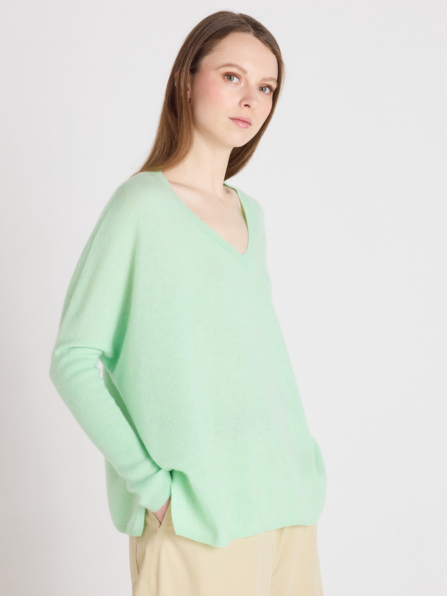 pull poncho col v camille - Poncho a V in cashmere - pastel green