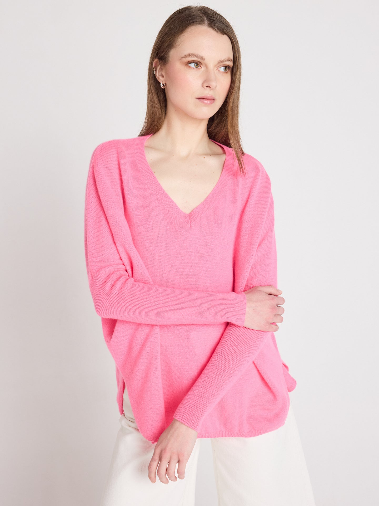 camille - Pull poncho col V en cachemire - sparkle pink neon