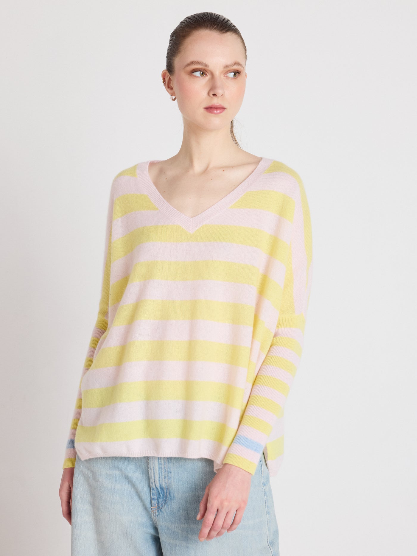 Janet - Poncho-pullover mit V-Ausschnitt aus Kaschmir - lemon fizz