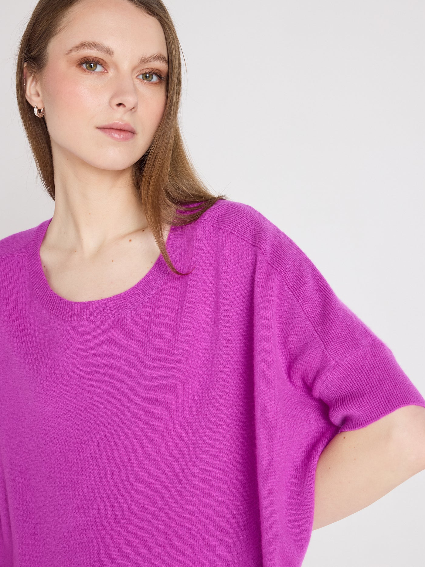 joyce - Cashmere round neck poncho - purple neon