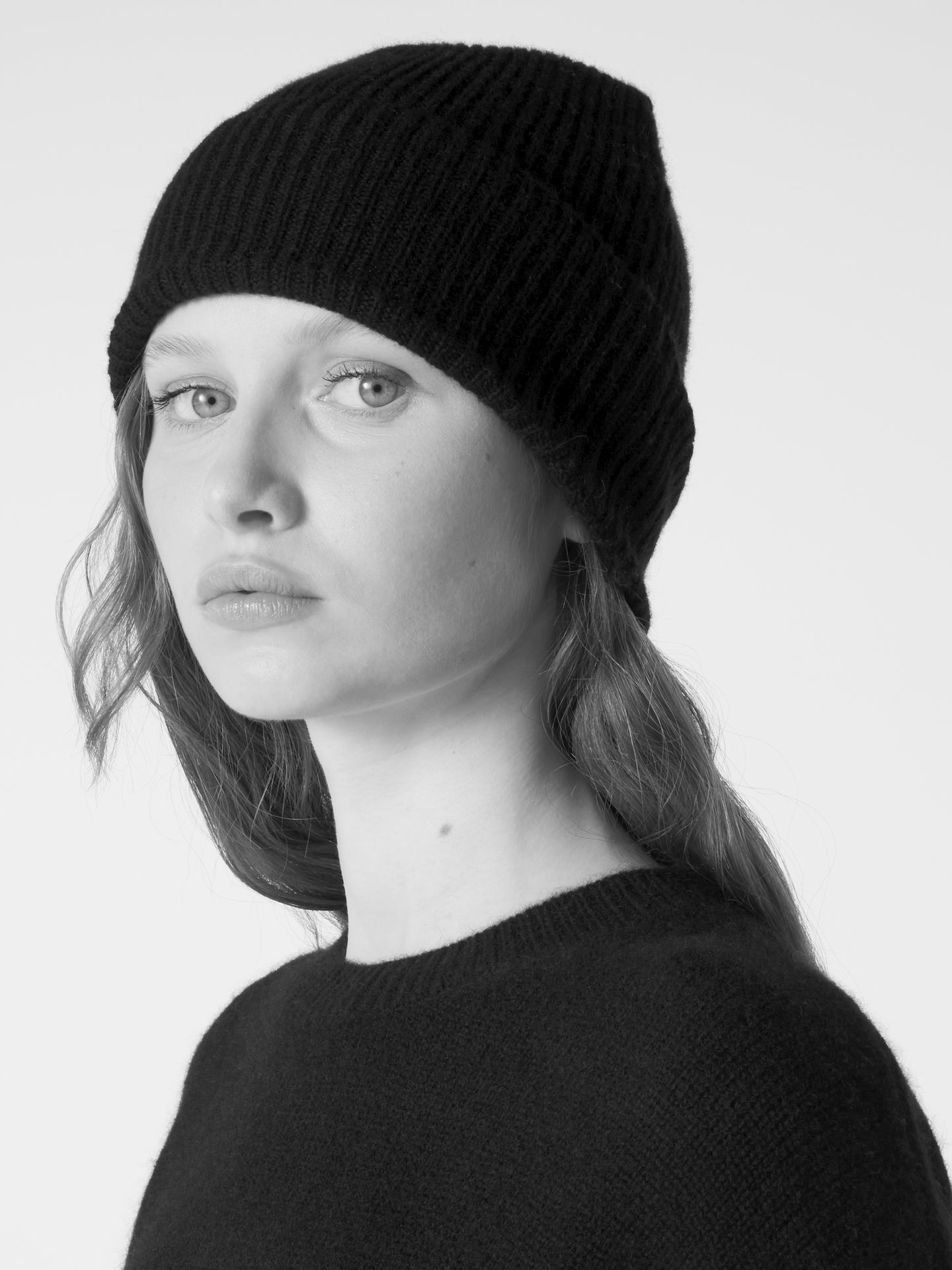 maeve beanie - Thick Cashmere - dark artichoke