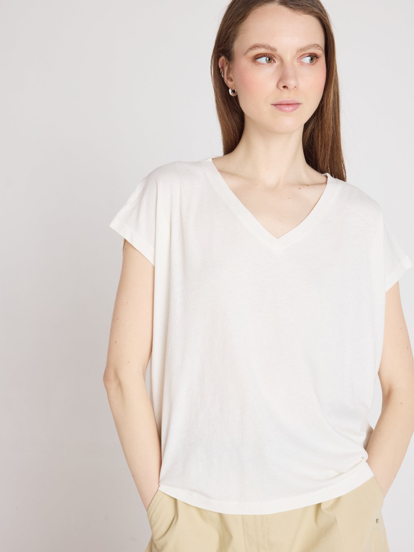 v-hals t-shirt suzie - katoen en linnen - white
