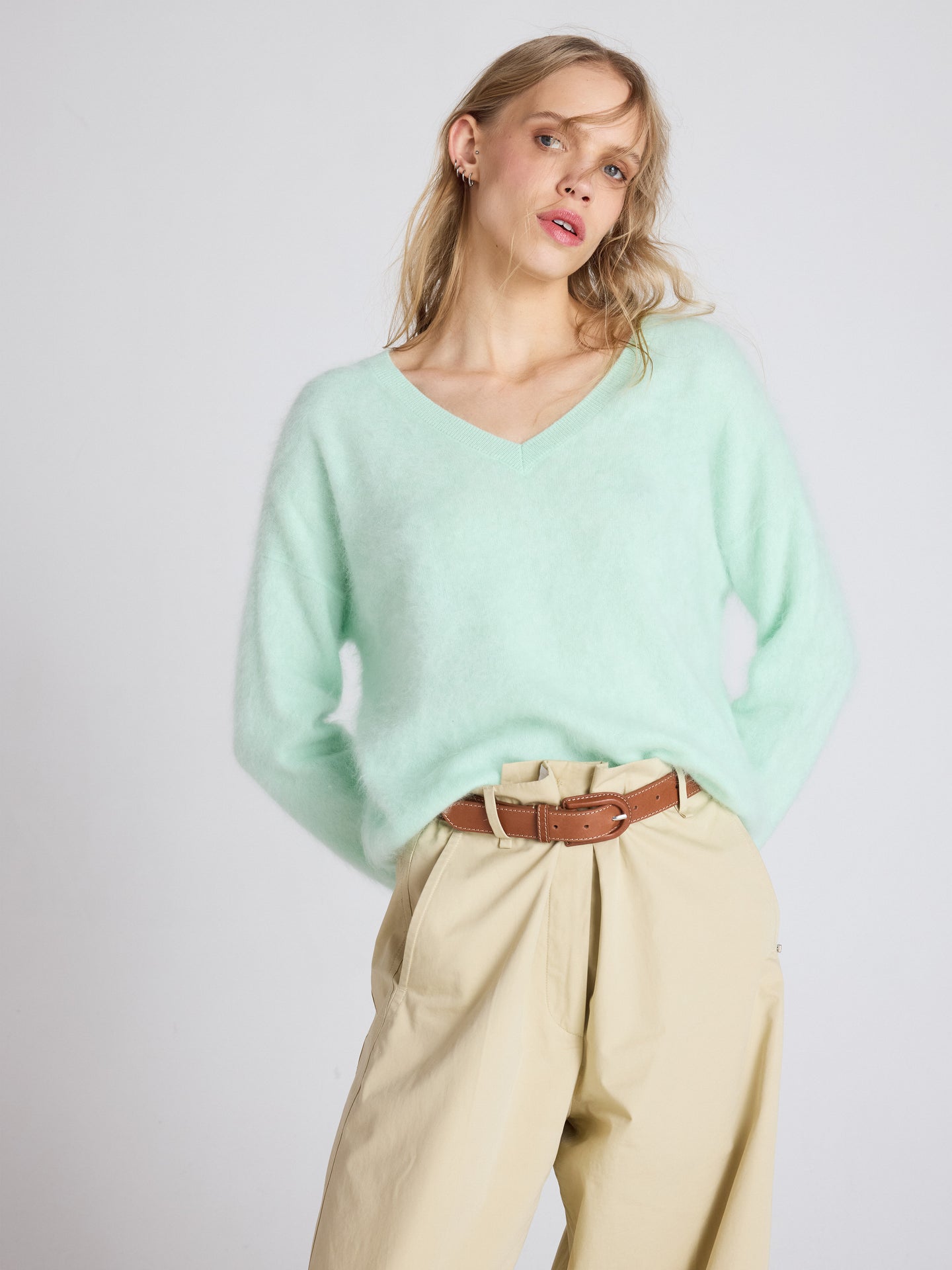 soeli Oversize-Pullover mit V-Ausschnitt - gebürstetem Kaschmir - nile green